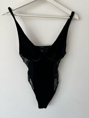 Forever 21 Black Velvet Body